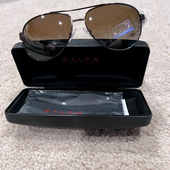 Polo sunglasses. Comes w case but not box. Barely worn POLO SPORT 1023/s 1mc 57 20 120 Vintage Sunglasses DEADSTOCK  main image 3